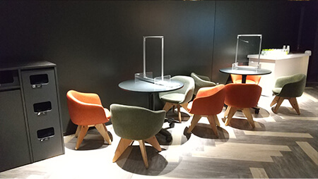 ②ホワイエ（商談スペース